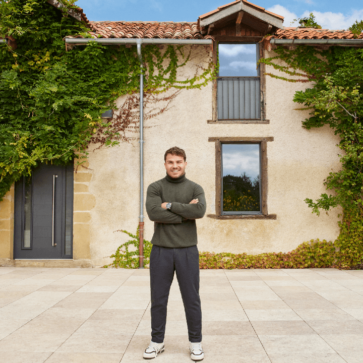 Le rugbyman Antoine Dupont vous propose de dormir chez lui !