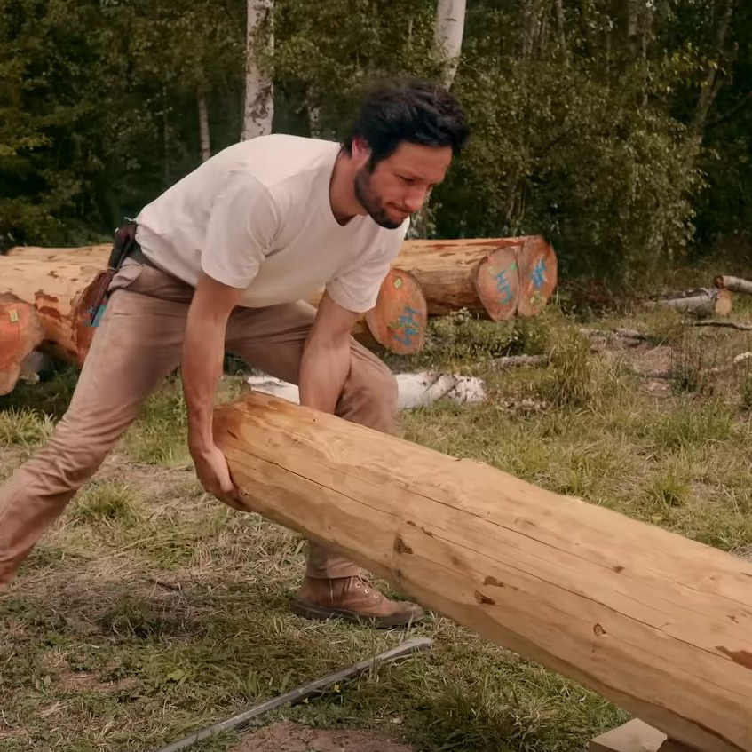  Vianney ne lâche rien pour construire sa cabane