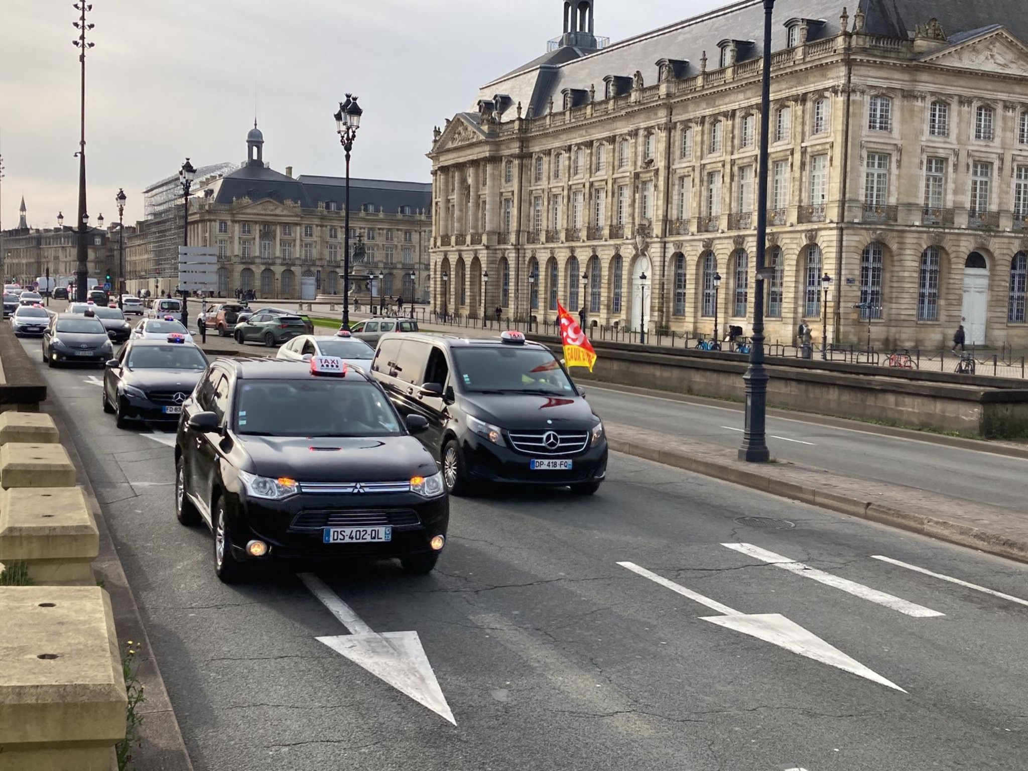 Les taxis en colère lors de la mobilisation à Bordeaux, le lundi 28 janvier 2024