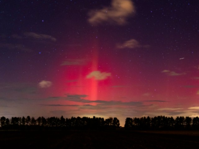 Des aurores boréales en France : regardez les plus belles photos capturées la nuit dernière