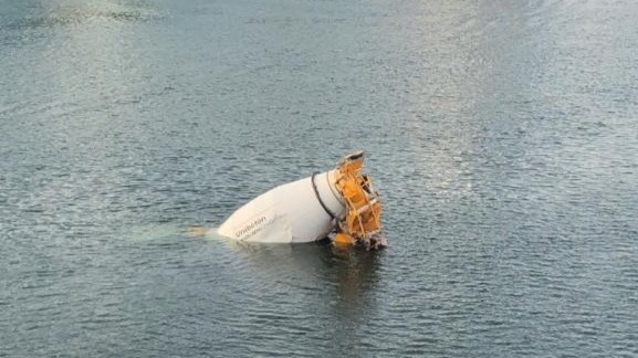 Issy-les-Moulineaux : la bétonnière tombée dans la Seine sortie à...