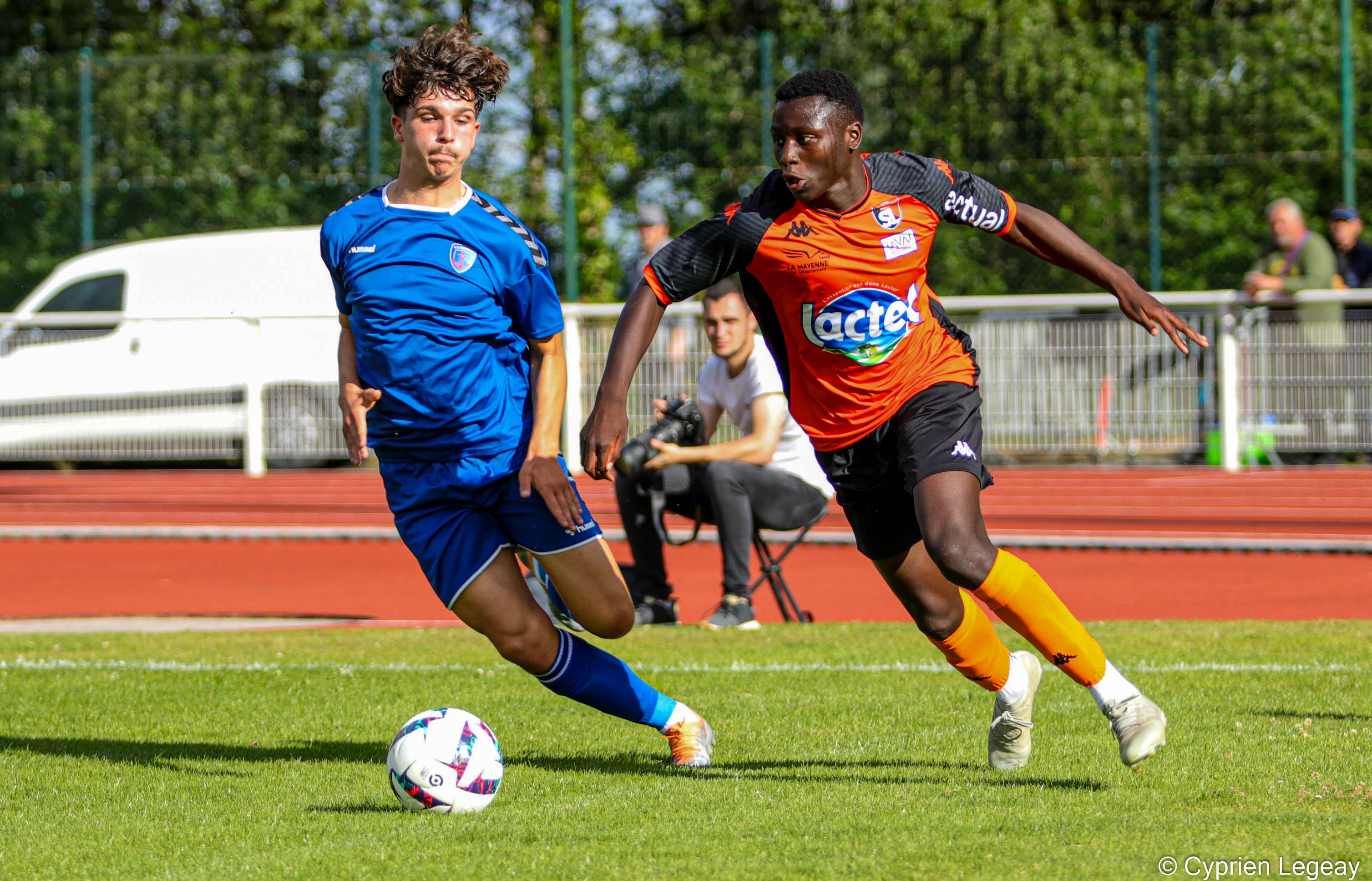 Le défenseur Dembo Sylla prêté en Ligue 2 par Lorient