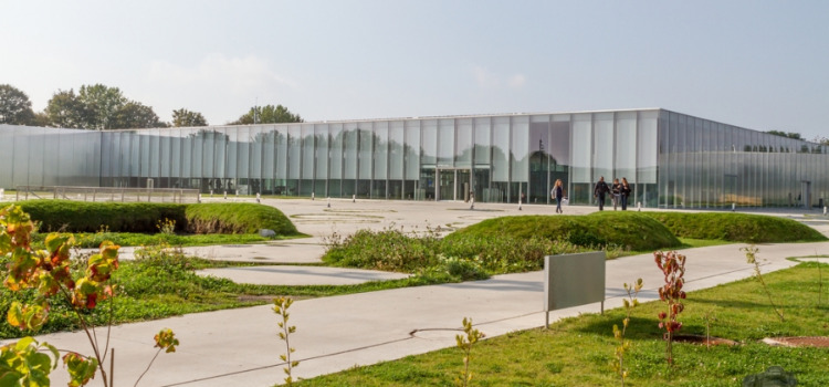 UNE VISITE AU LOUVRE LENS PENDANT LES VACANCES ?