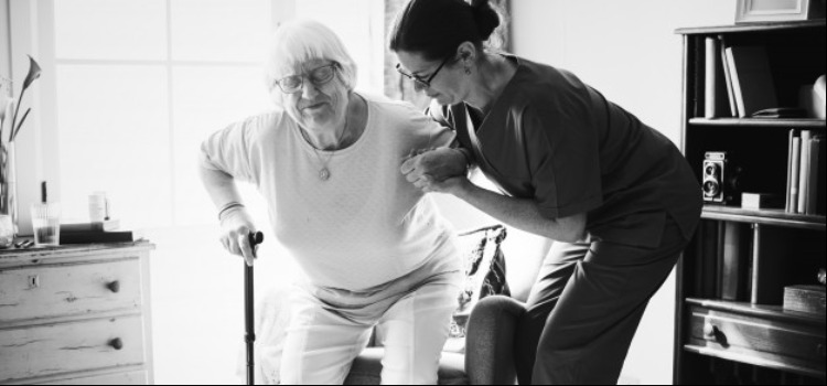 TEMOIGNAGE : Julie, auxiliaire de vie