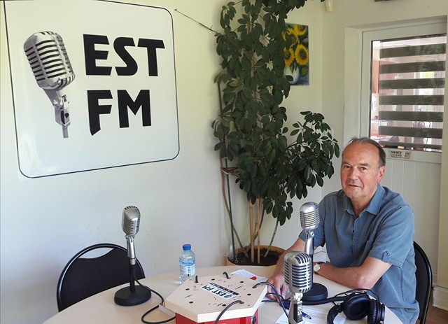EST FM
