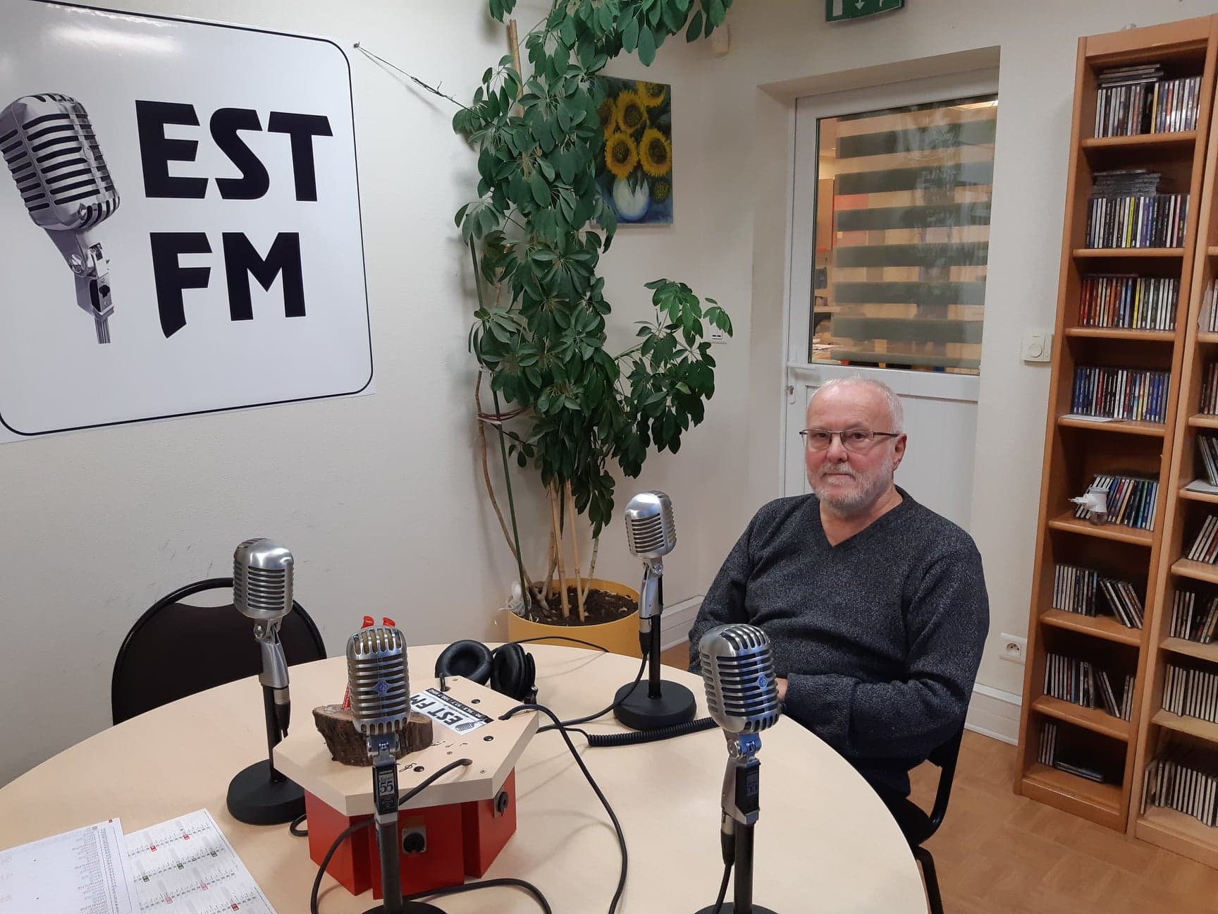 EST FM