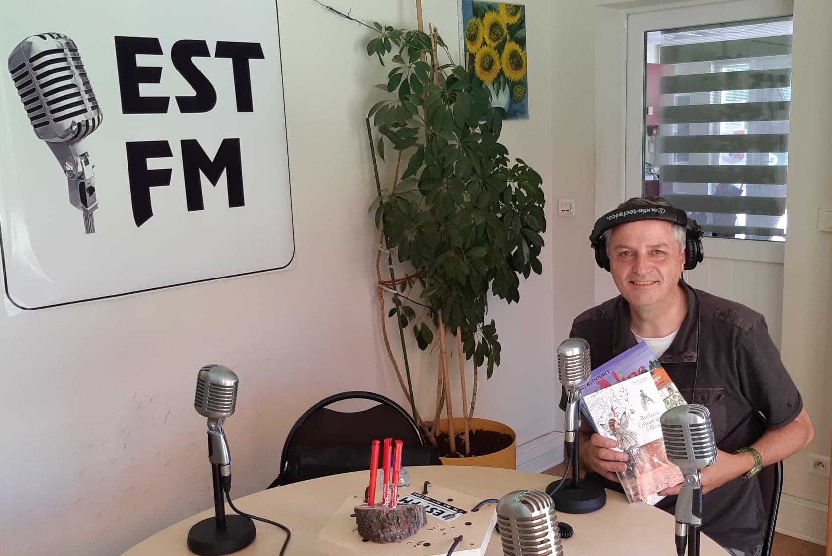 EST FM