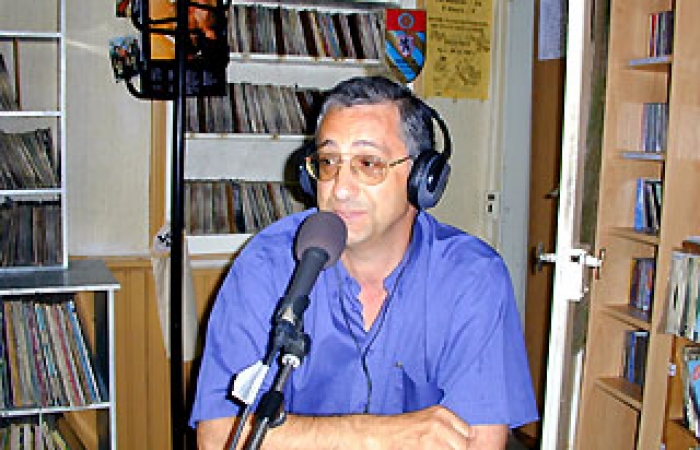 EST FM