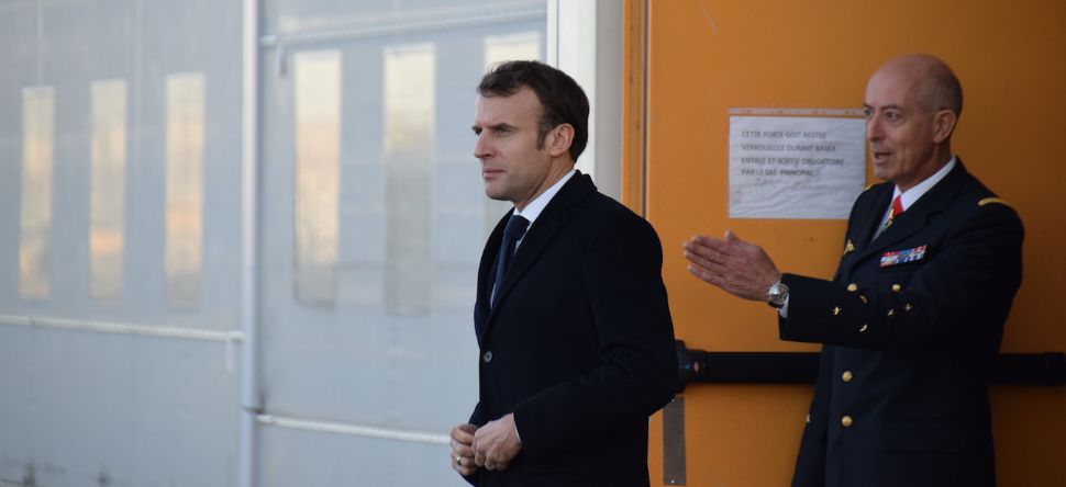 Tours : Emmanuel Macron en déplacement pour promouvoir une réforme...