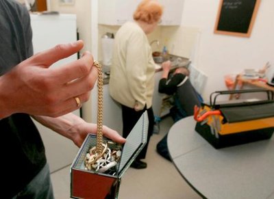 Un homme de 61 ans accusé de vol chez des retraités