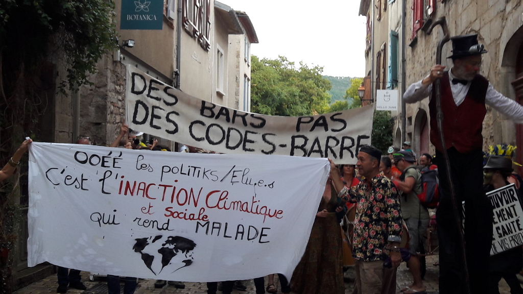 TOTEM Plus de 500 antipass ont défendu la "zone libre" de StAntonin