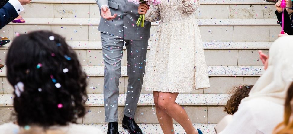 Mariage : une femme enceinte lui vole la vedette, la mariée veut...