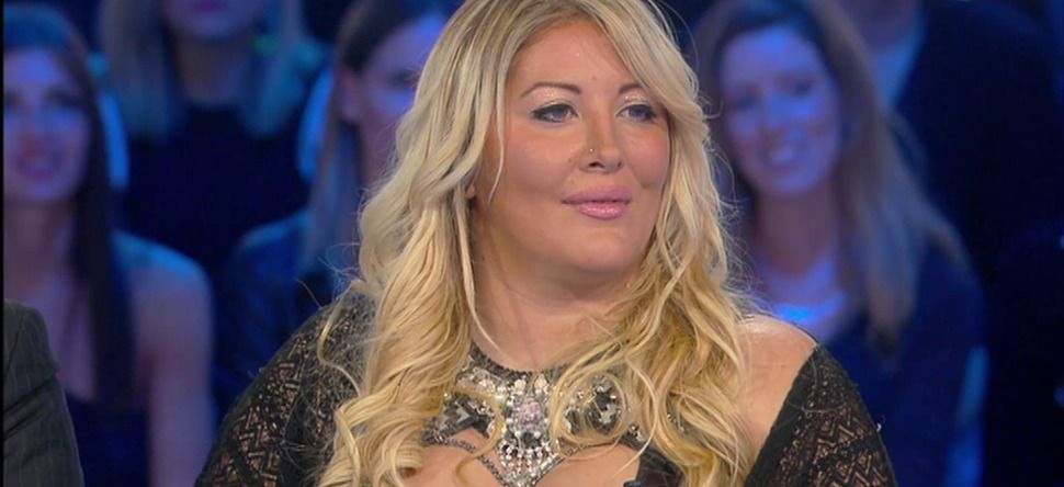 Loana amincie : elle continue sa transformation physique ! (Photo)
