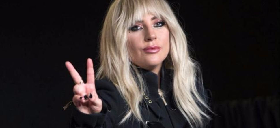 Quand Lady Gaga montre ses fesses pour la bonne cause !
