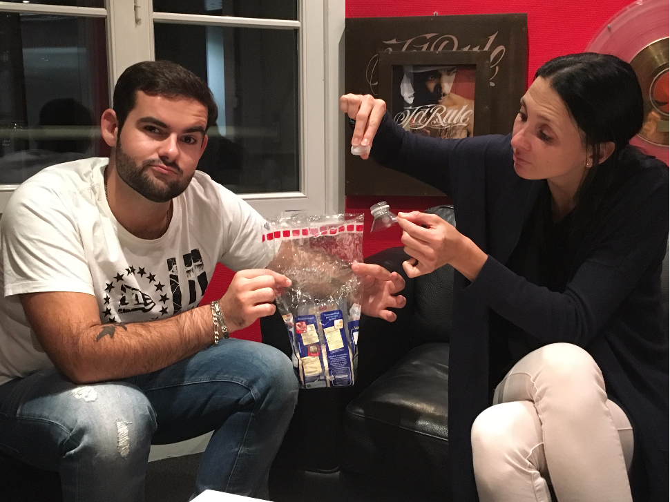 Les tutos de l'Équipe du Matin : bien refermer un sachet plastique...