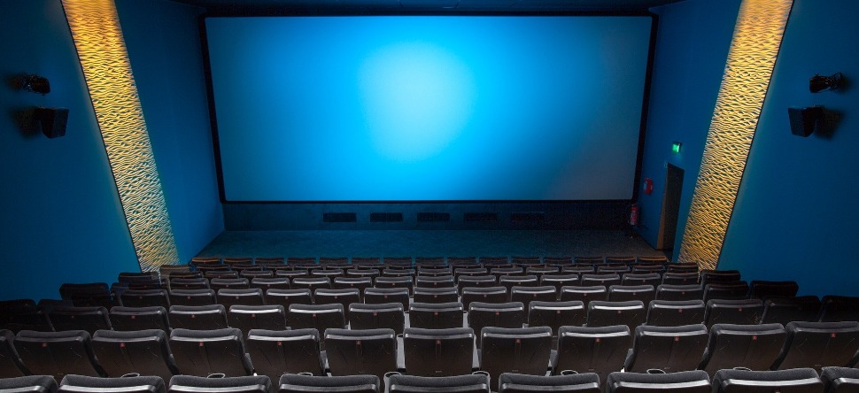 Encore fermés, les cinémas oscillent entre colère et résignation