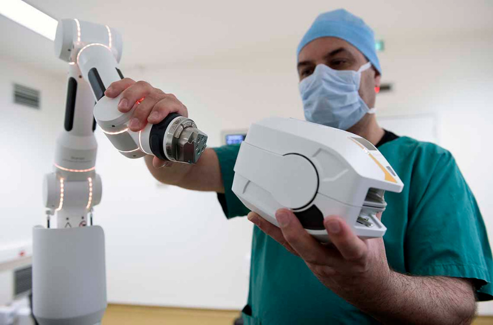 Le CHU d’Angers doté d’une suite robotisée pour les chirurgies à...