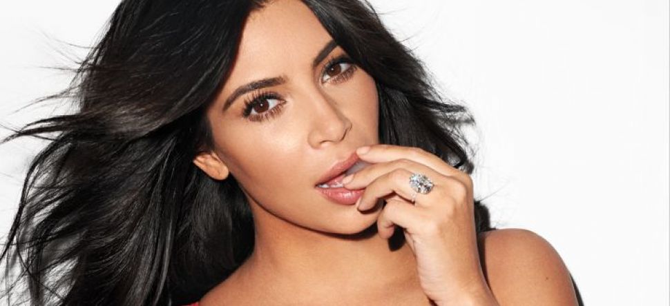 Kim Kardashian se met nue...deux fois en 24 heures!