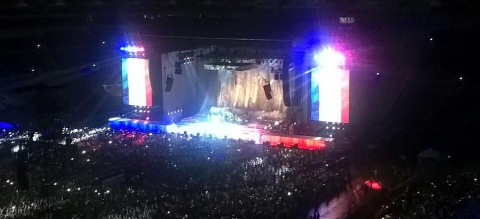 Rihanna rend, à nouveau, hommage aux victimes de Nice