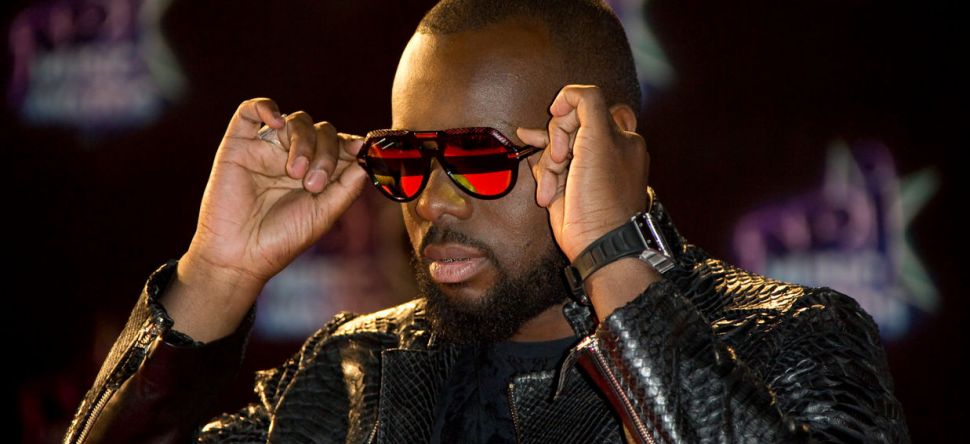 Maître Gims sans lunettes