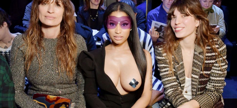 Tranquillement Nicki Minaj sein nu à la Fashion Week