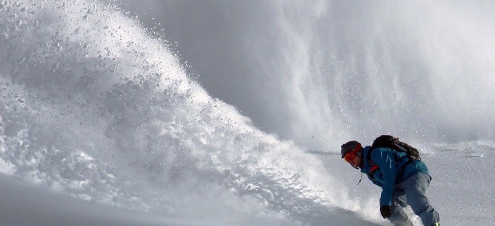 Alerte job de rêve : être payé pour skier et voyager !