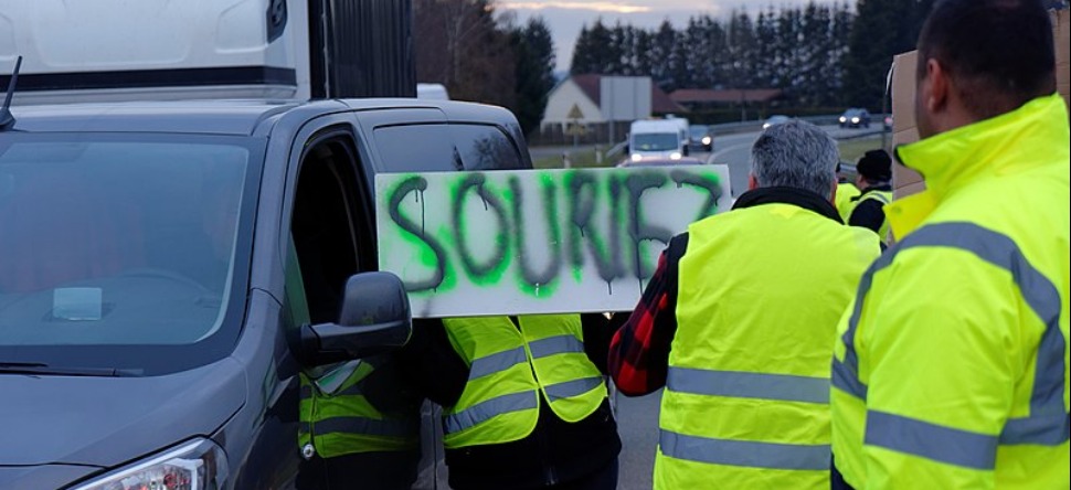 Et si vous trouviez l’amour entre gilets jaunes ? Une page de...