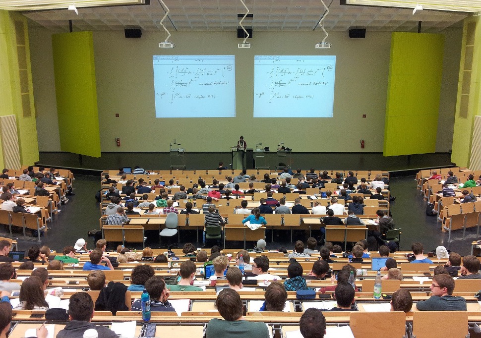 Université de Tolbiac : une altercation entre un professeur et des...