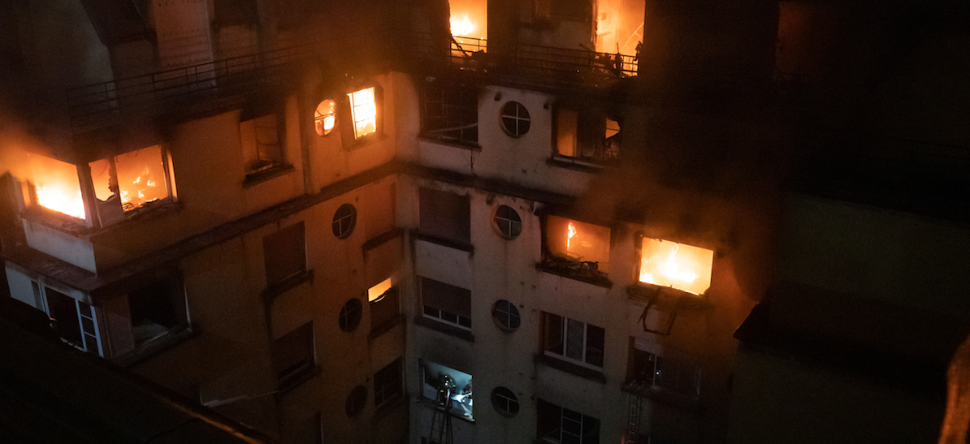 Incendie à Paris : les pompiers toujours à la recherche...