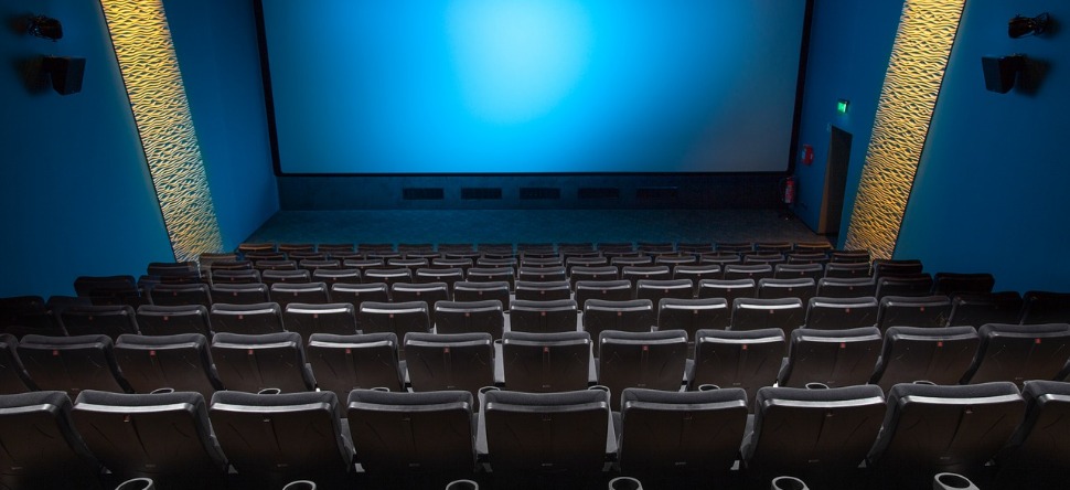 Paris : de l’acide sulfurique sur un siège de cinéma brûle une femme