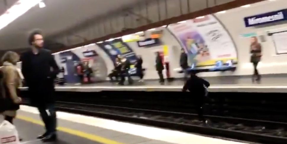 RATP : une course-poursuite sur les rails du métro interrompt le...