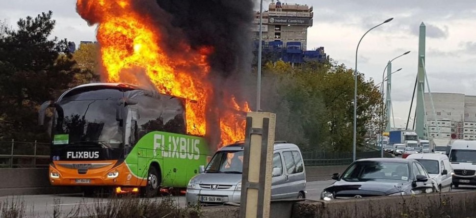 41 personnes évacuées d’un bus en feu sur le périphérique à Paris