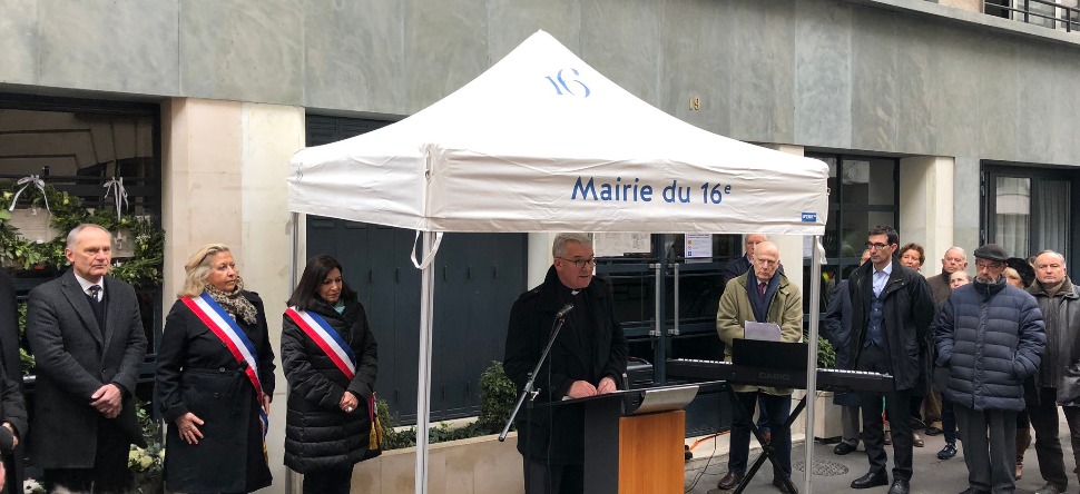 Paris : l’hommage aux victimes un an après l’incendie de la rue...