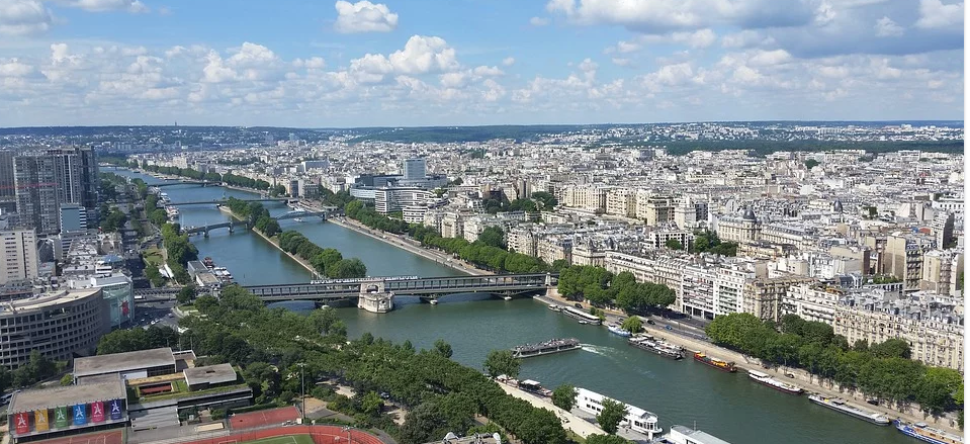 Municipales : Anne Hidalgo et des maires de banlieue vont...