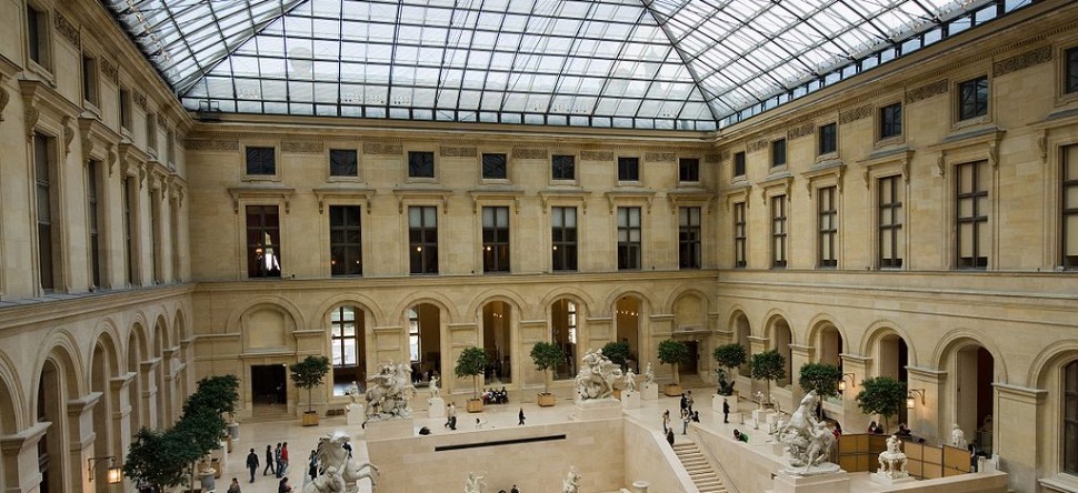 Paris : les entrées du Louvre régulées face au coronavirus