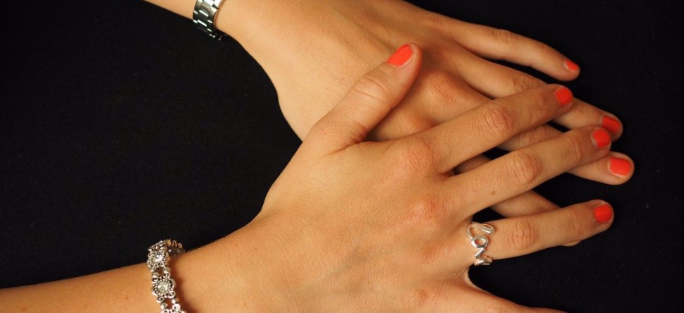 Pour éviter la contagion, il va falloir retirer nos bijoux