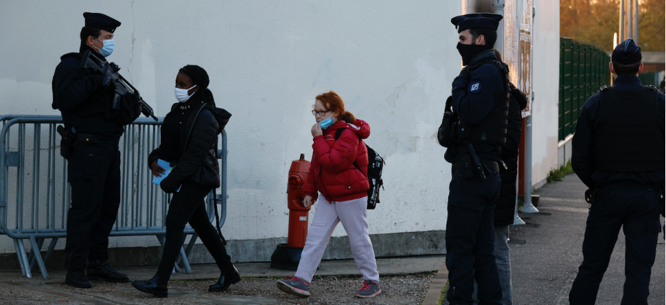 Un homme interpellé ce matin près d’une école après des menaces de...