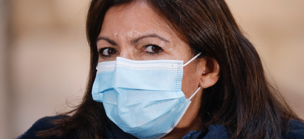 Anne Hidalgo annonce la fermeture de certains commerces à 22h