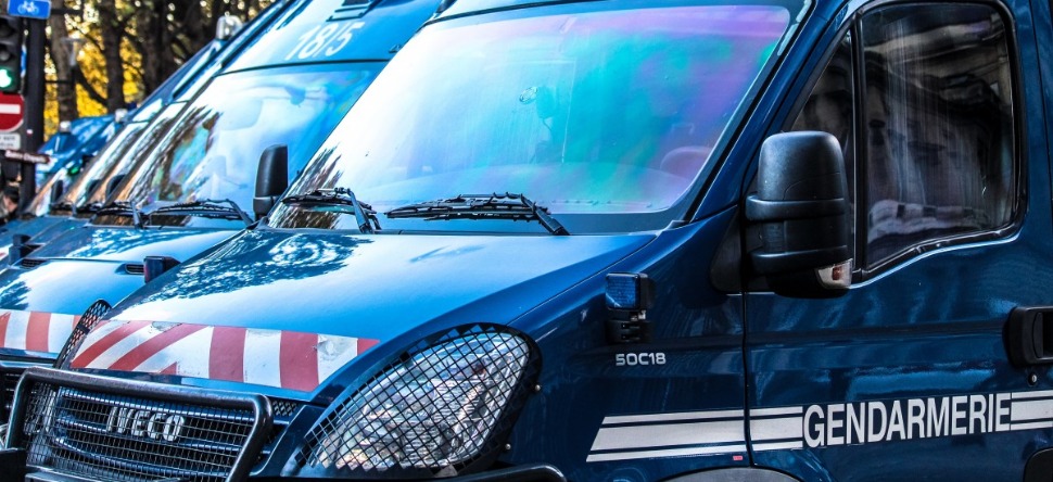 Essonne : cinq jeunes interpellés après avoir roué de coups un...