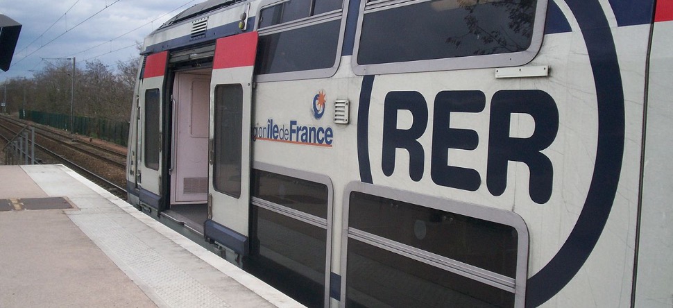 Une jeune femme tabassée dans le RER A pour son téléphone