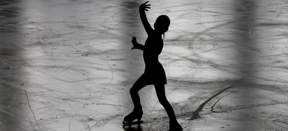 Abus sexuels dans le patinage : mise en examen de l'ex-entraîneur...