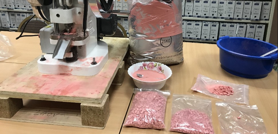 Saint-Ouen : la police saisit de la poudre de fraises Tagada...