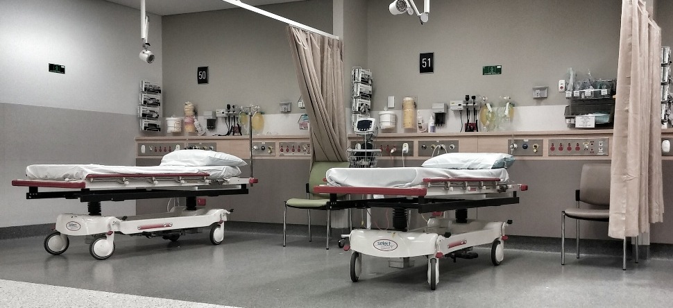 COVID : Seulement 13 patients évacués en Île-de-France, Jean Castex...
