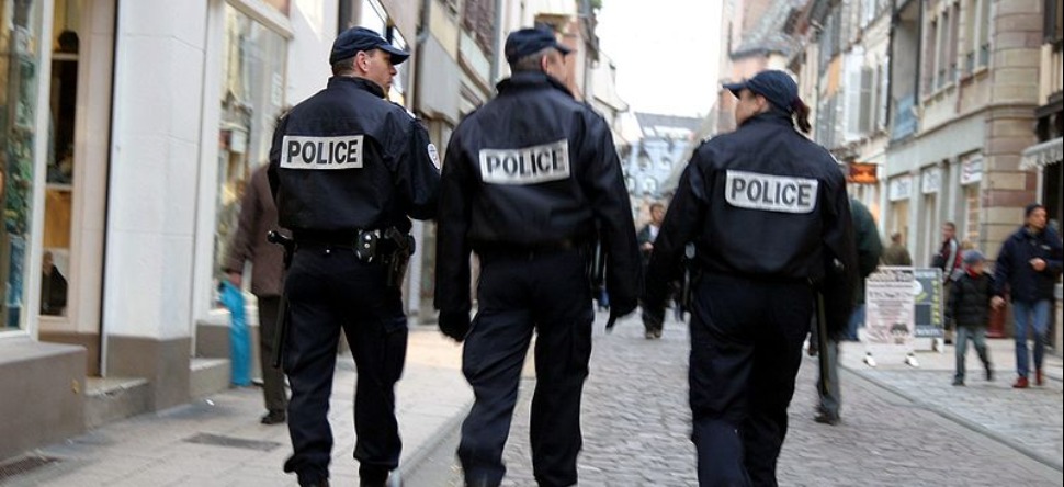 Soirées clandestines : à Paris, les policiers pris à parti par des...