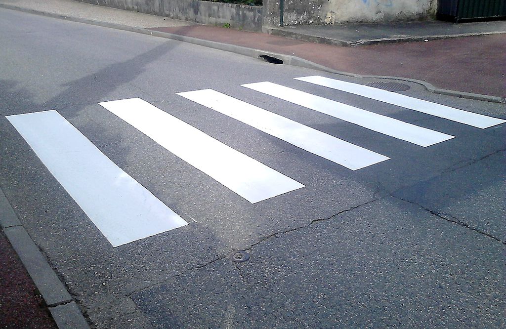 Sécurité routière : la priorité est donnée aux piétons - VOLTAGE